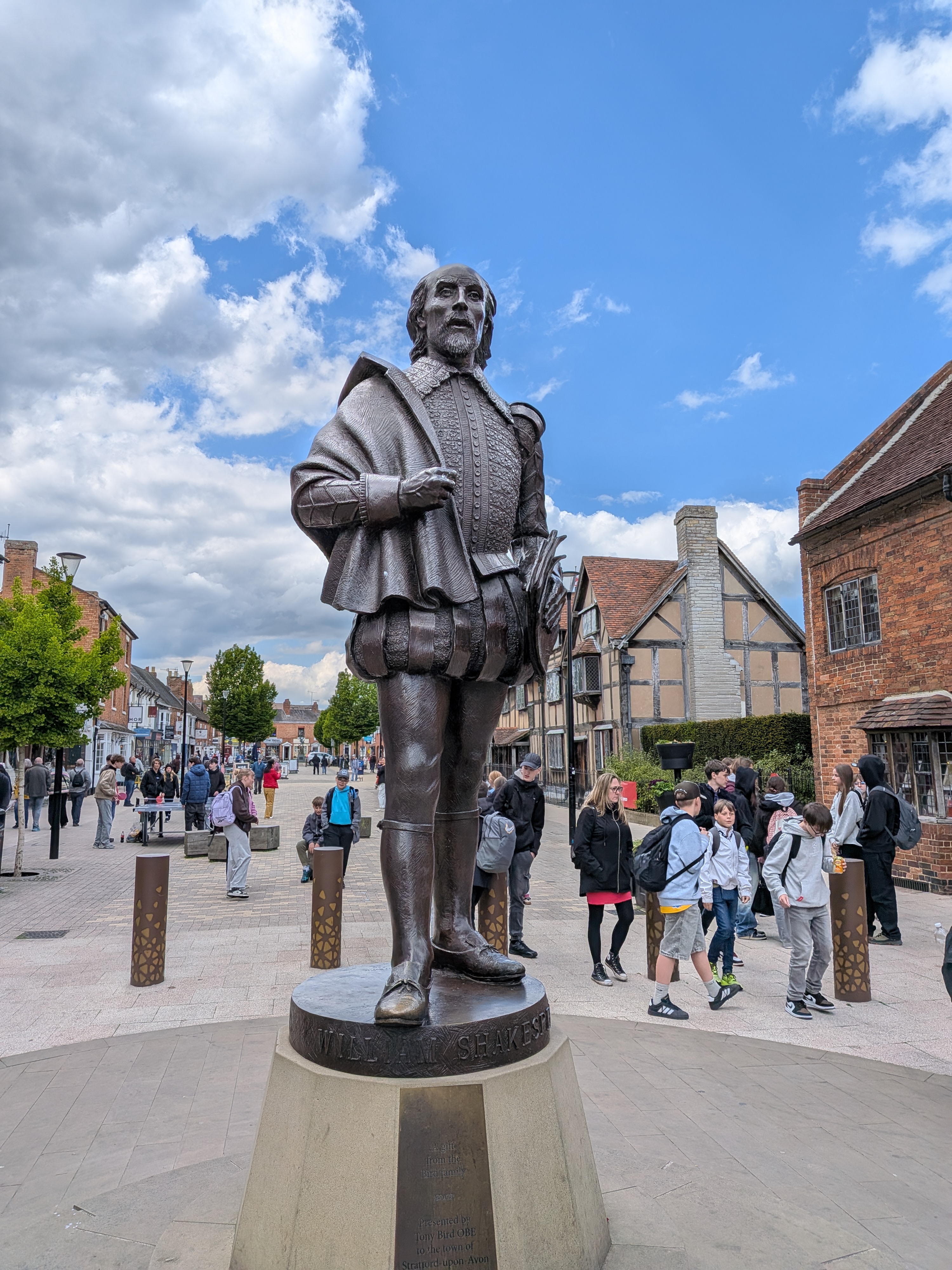 Statue of William Shakespeare in downtown Stratford-upon-Avon