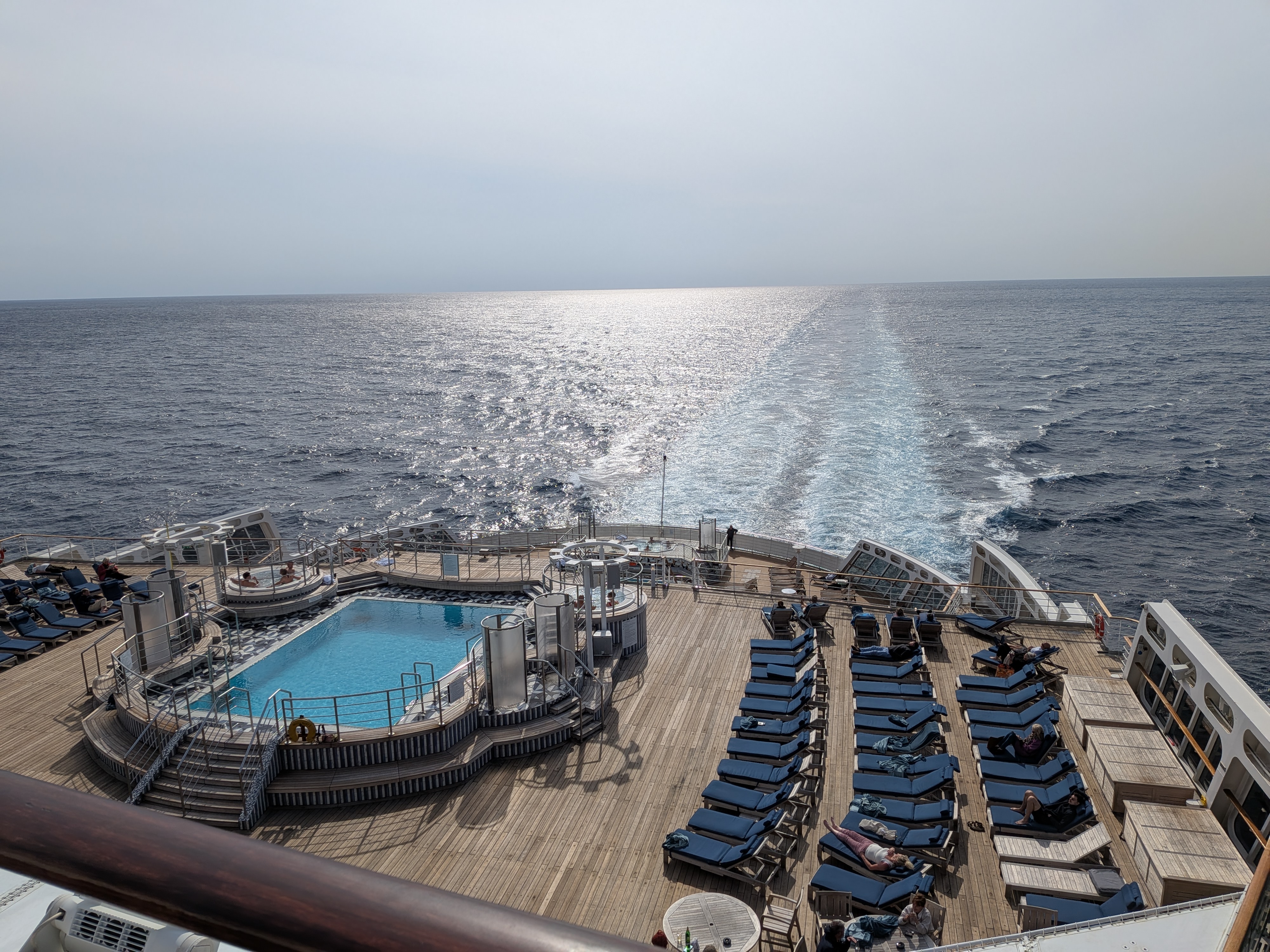 View from the stern of the Queen Mary 2